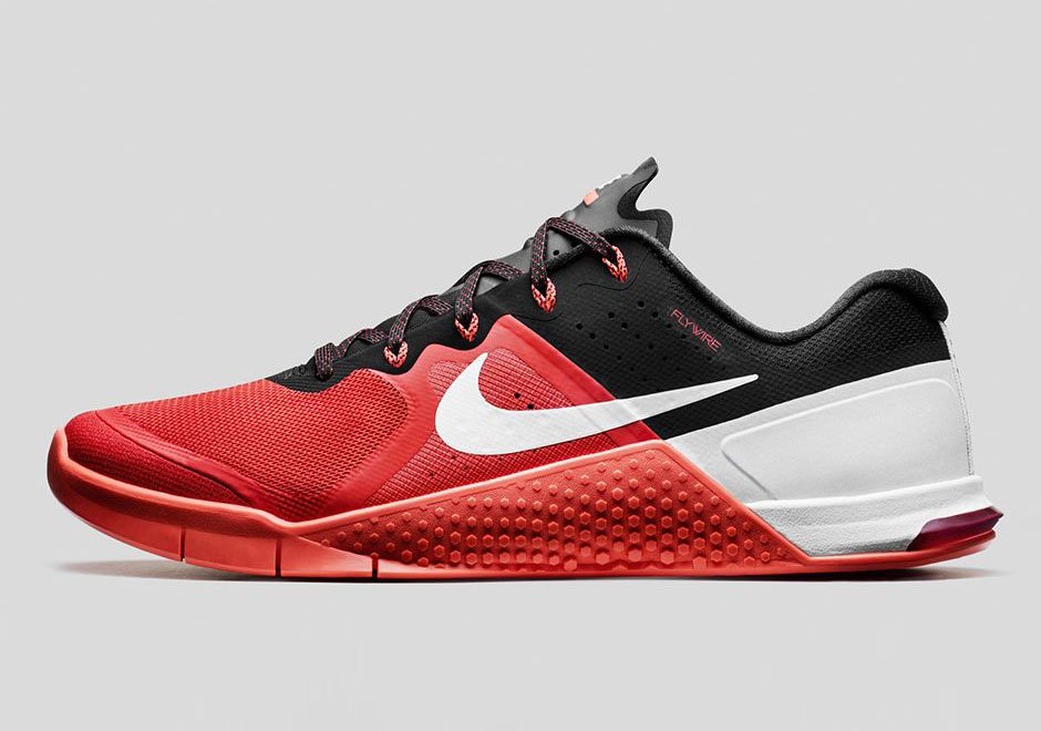 SneakerNews's tweet photo. The Nike Metcon 2 is finally here https://t.co/9xKAlbxRew https://t.co/YOWkskQjl4