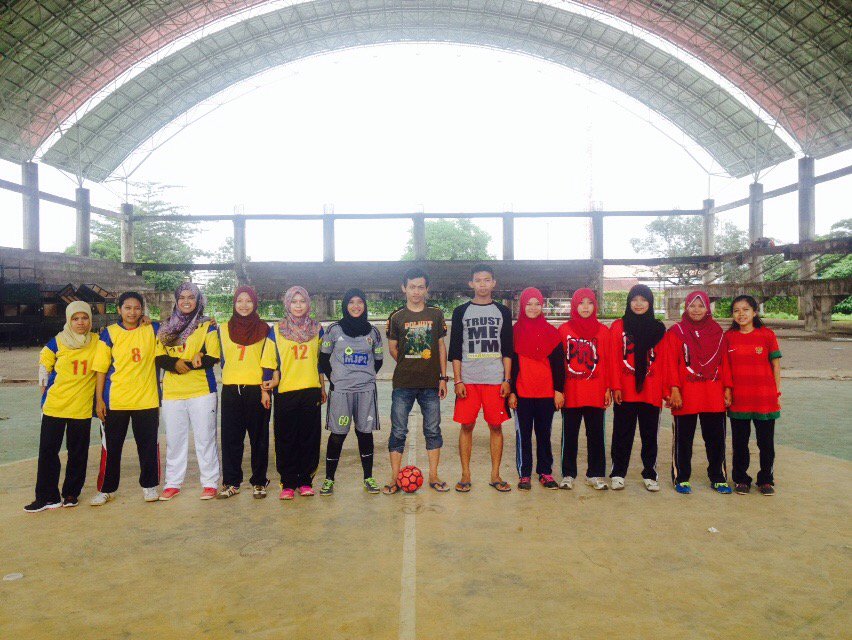 Aktimasi2016's tweet photo. Sedang berlangsung futsal antara tim @DESINTEGRATO12 vs tim @FFUH_2014 https://t.co/CEwVUTDqlO