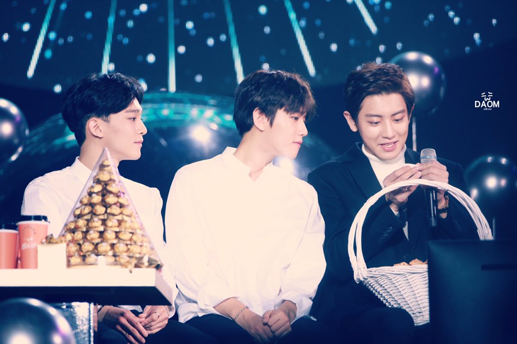 PANTING_CHEN's tweet photo. 151227 #종대 #CHEN #백현 #BAEKHYUN #찬열 #CHANYEOL

https://t.co/u5PoYuIndz https://t.co/zSL4OvkElt