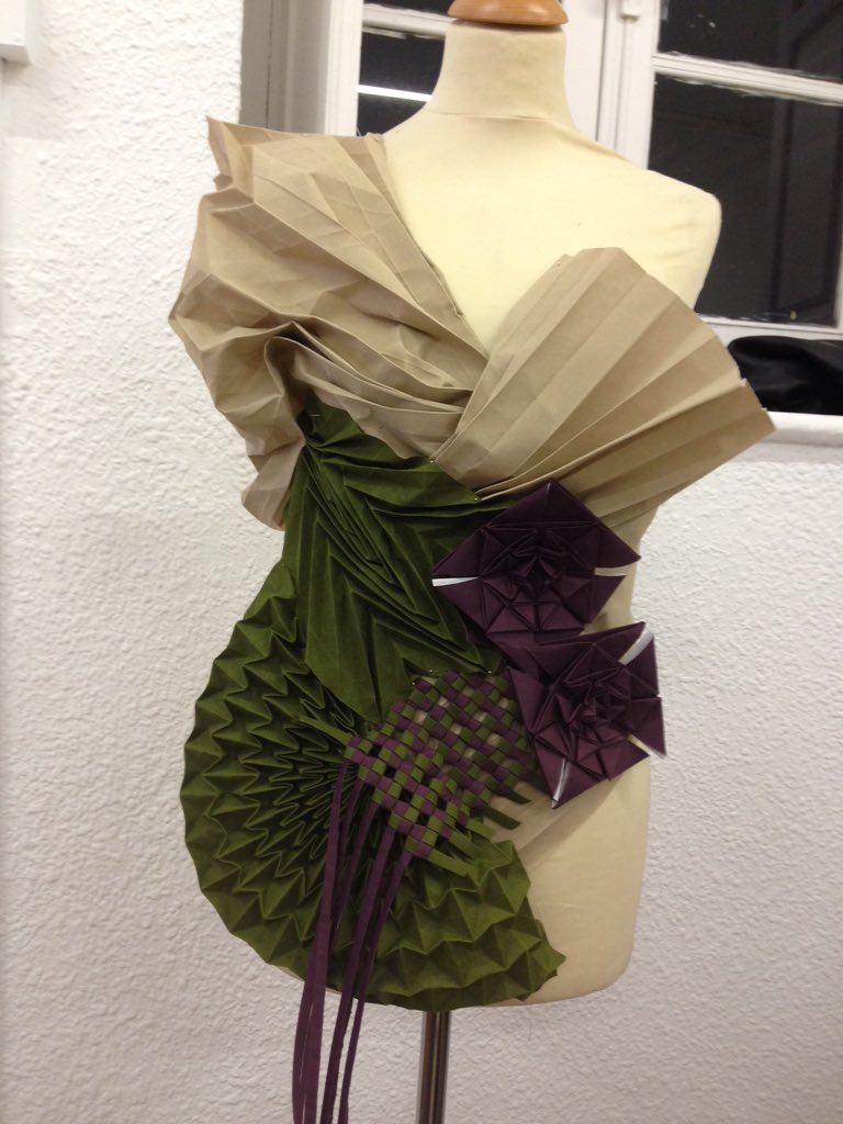 evasotoconde's tweet photo. Propuestas alumnos en el taller Origami Textil en la Térmica de Málaga @latermicamlg https://t.co/1hydt3Hpv8