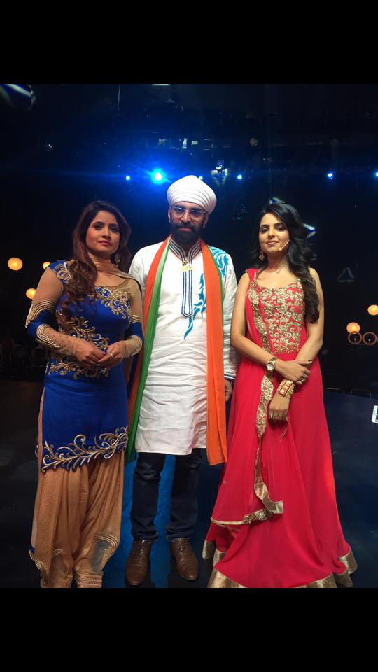 TeamMissPooja's tweet photo. Watch @1MissPooja tonight β° @7:30pm on channel @BIGMagicChannel in #ComedyKaRocket #Republicday special ππππππ https://t.co/2DlgVfrWWE