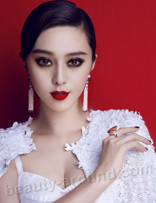 China_Matters's tweet photo. Chinese #beauty Ideals &amp; #CosmeticSurgery - this weeks #RickshawReport explores! https://t.co/QhbOmU7sLi https://t.co/lgZfpquwVh