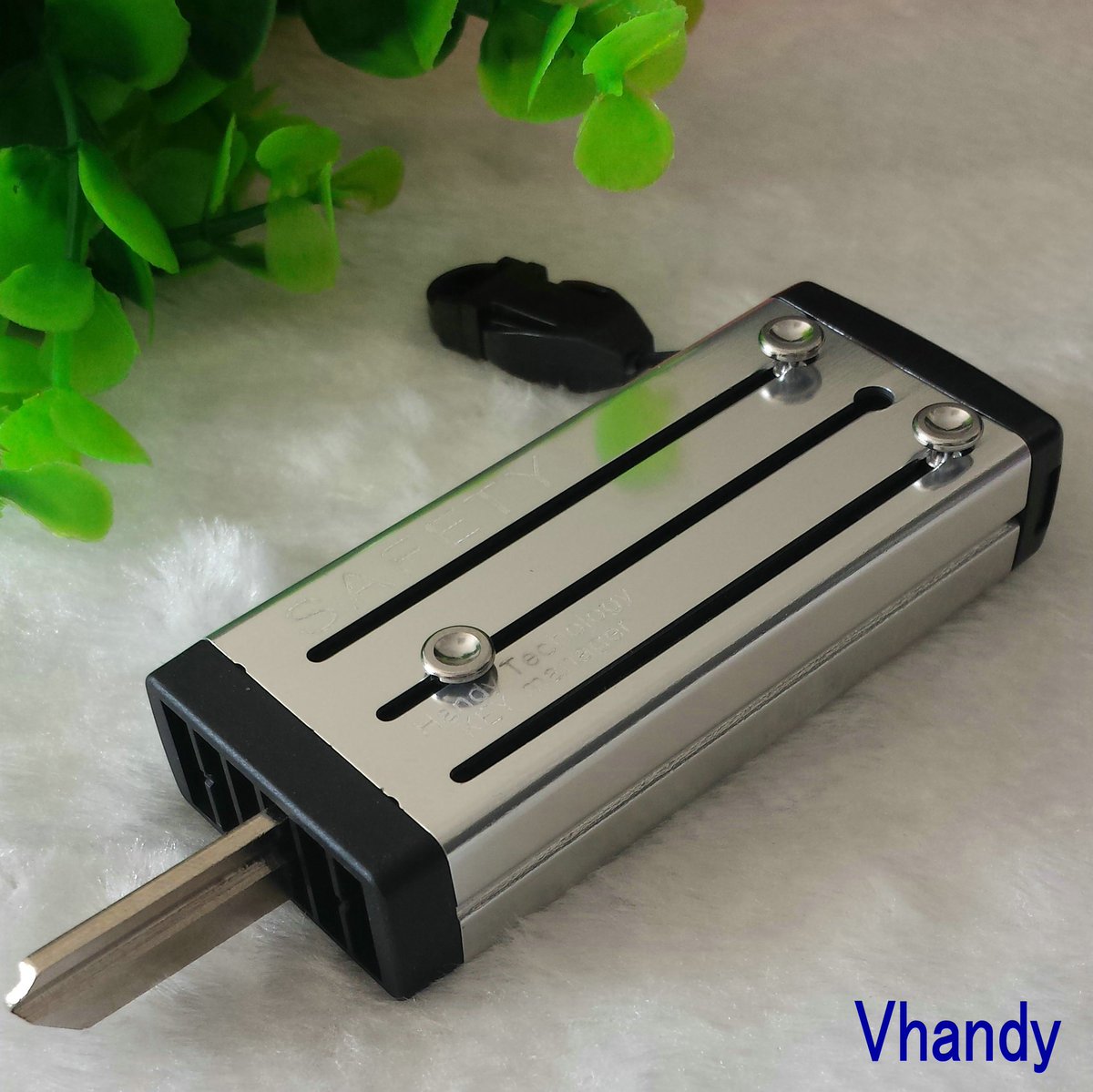 vhandy key holder tweet media