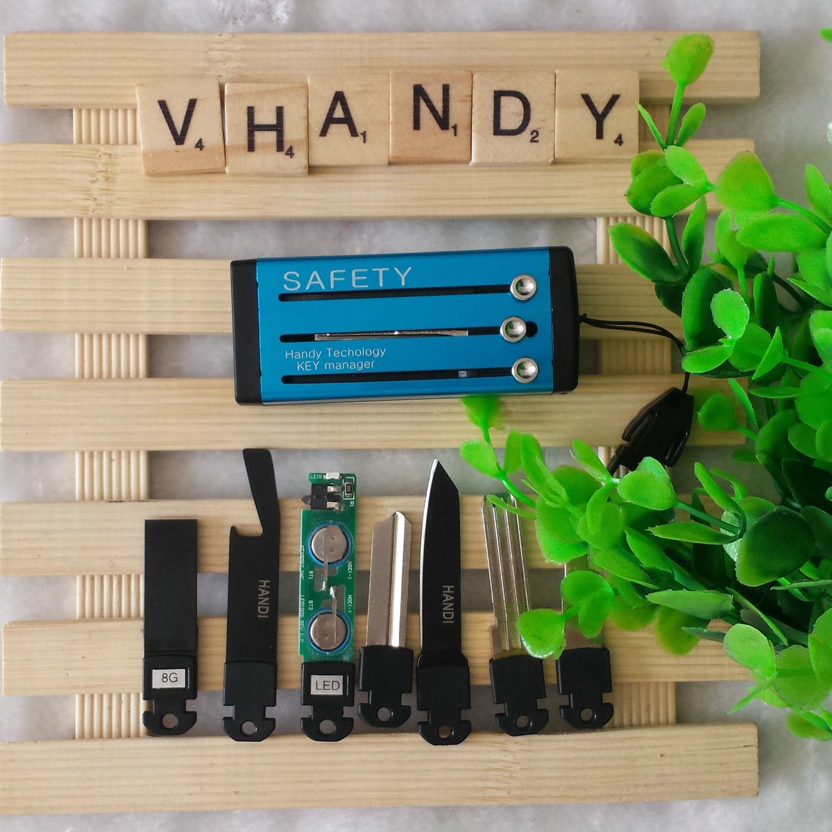 vhandy key holder tweet media