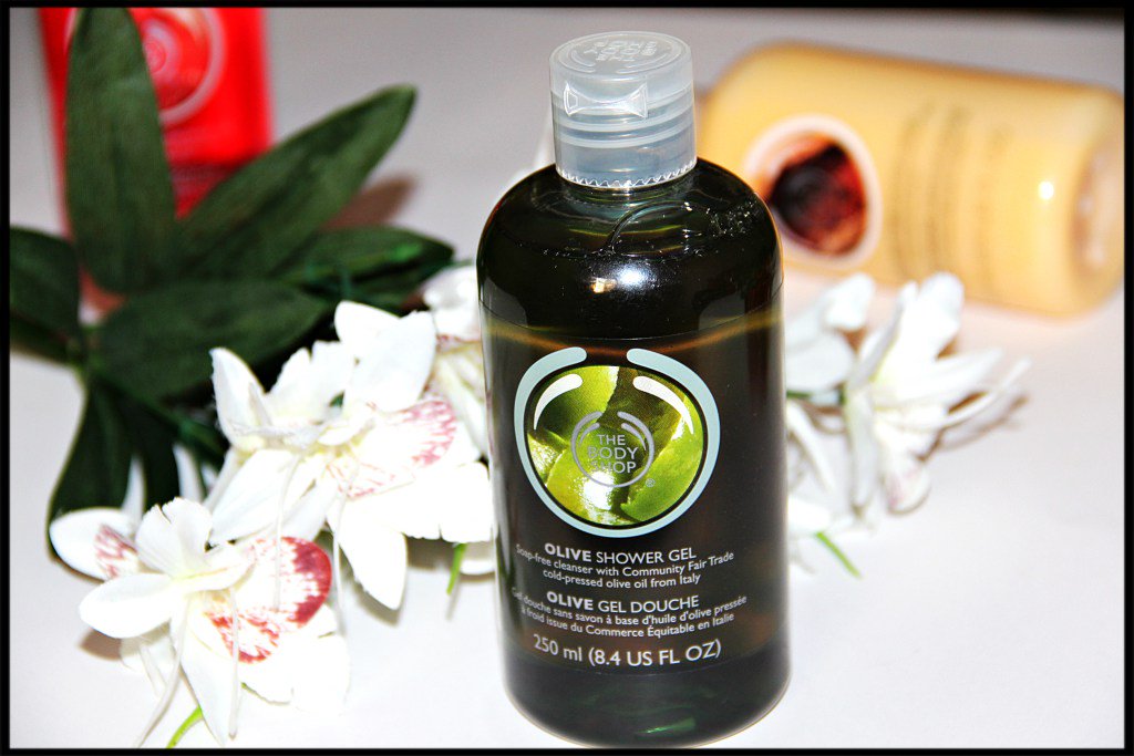 The Body Shop Olive Shower Gel Review silkyresh1984.wordpress.com/2016/01/22/the…