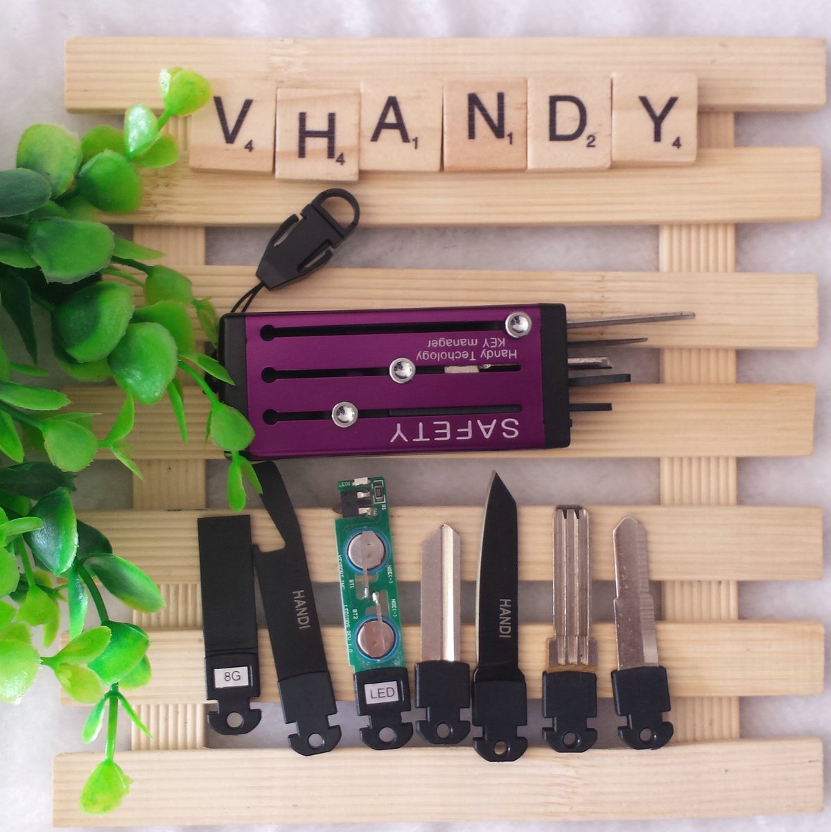 vhandy key holder tweet media