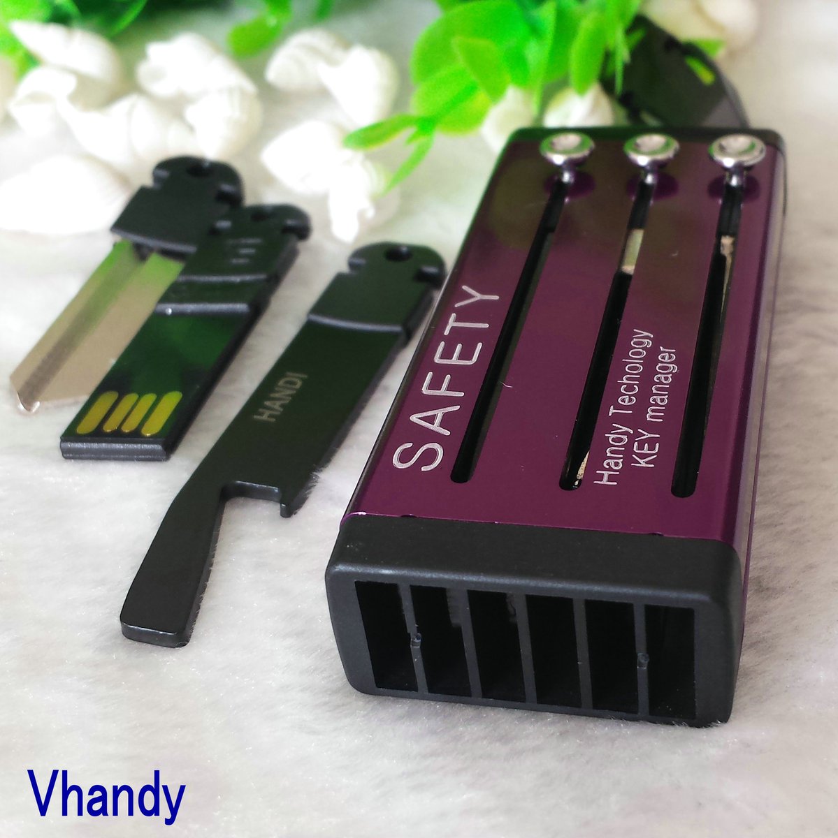 vhandy key holder tweet media