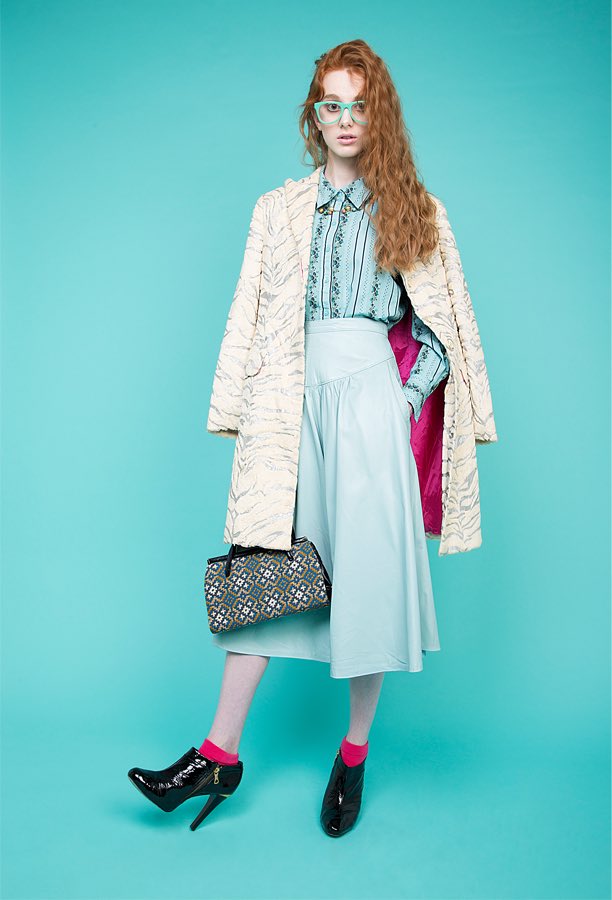 Facing this winter storm like 💅🏻 
Photographed by Jae Seok | Check out the full feature HERE theknowitallsnyc.com/ltrainvintage/