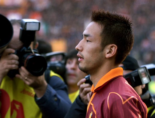LigadeCampeones's tweet photo. El que fuera centrocampista de la @ASRomaEspanol Hidetoshi Nakata cumple hoy 39 años. ¡Muchas felicidades! #UCL https://t.co/ttslh9Ld9B