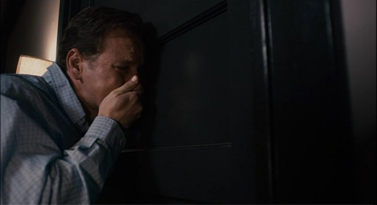 Miz 誰も分かってくれないから キャプったけど ザ レッジ の涙目ってこれだから 奥さんが不倫セックスしてるのを外から聞き耳立てて泣いてるのよ Ntr Ntr ちなみに間男は皆大好きパシフィックリムのチャーリー ハナムだから