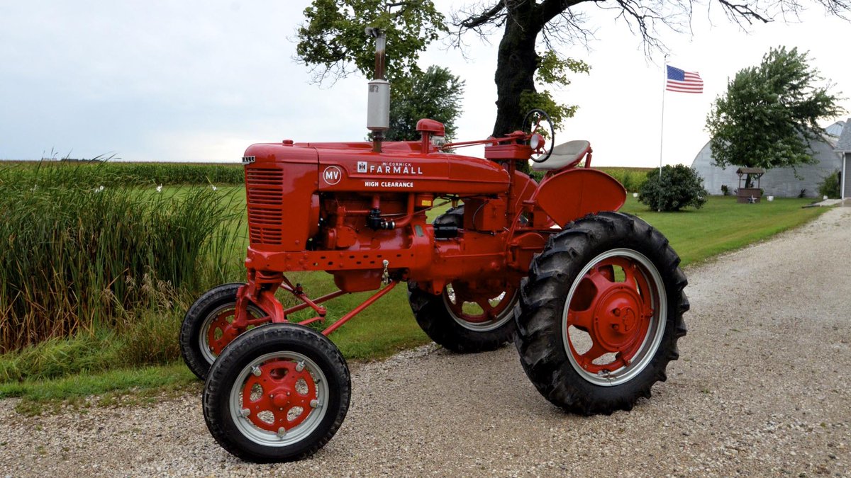 #FarmallFriday 
1947 Farmall MV High Crop (Lot S108)  
#GoneFarmin #SpringClassic2016
goo.gl/eUnX34