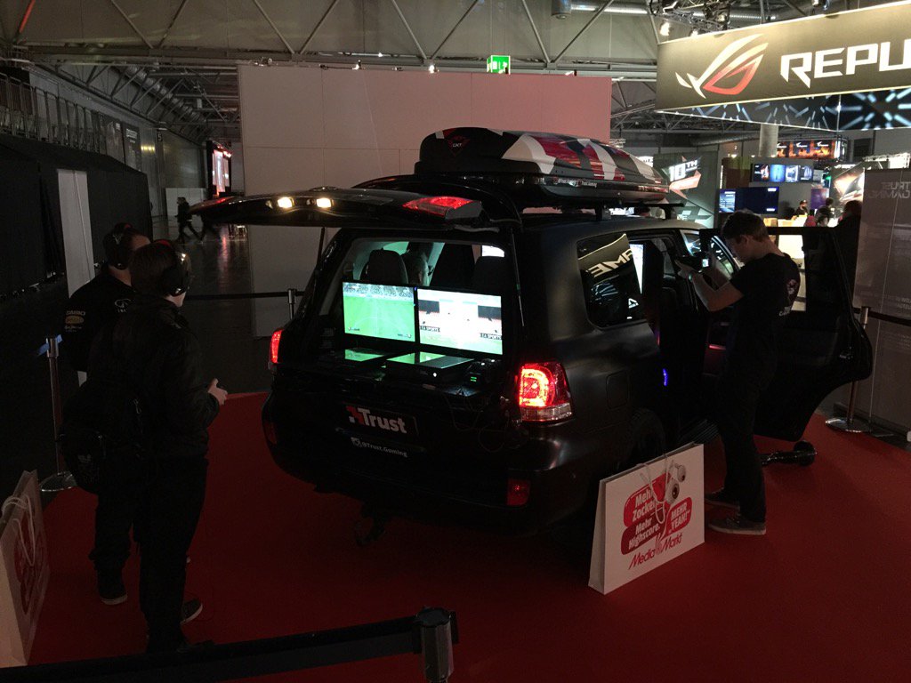 Trust Gaming Gamers Enjoying The Trust Gaming Car Dreamhack Leipzig Dreamhackde T Co P99uhw4hva