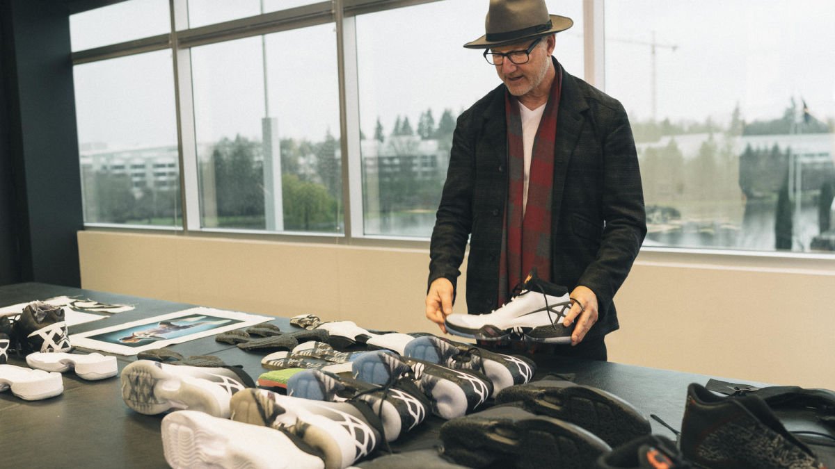 freshnessmag's tweet image. Tinker Hatfield&apos;s Story Behind the Air Jordan XXX bit.ly/1Ufk6Rf