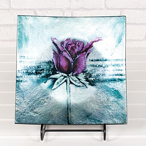 Gift_Company's tweet photo. It's the last day to FLW&amp;RT for your chance to win this spectacular plate! #FreebieFriday https://t.co/Lg0kSnY2mT