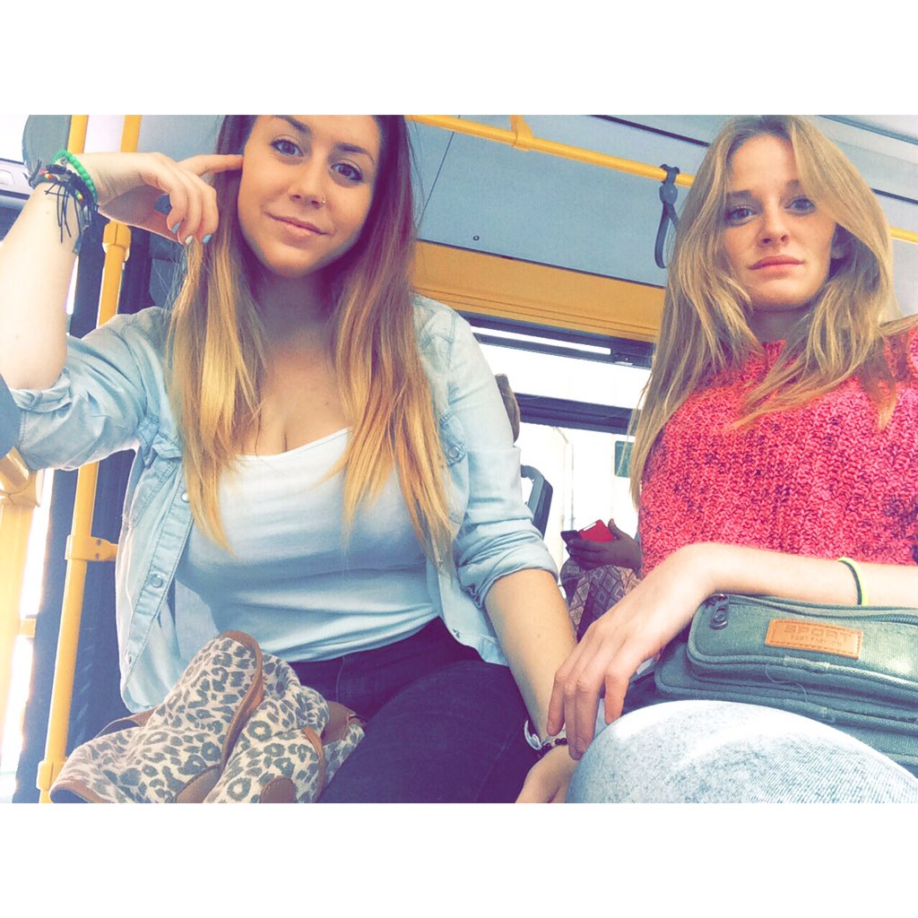 marmaruchii's tweet photo. Hoy por fin viene mi otra mitad, mi hermanita, mi calaca, mi todo! #alicia #bestfriend #madrid #love #lascalacas #bf https://t.co/FUxVVmAhBW