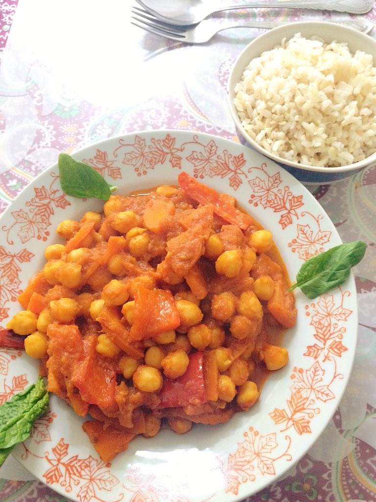 malinataylor13's tweet photo. Day 3, lunch: vegan chana masala &amp; rice, #healthyliving #dietlog #diet #vegan #protein #healthy #delicious #yum https://t.co/a8mcbUbC53