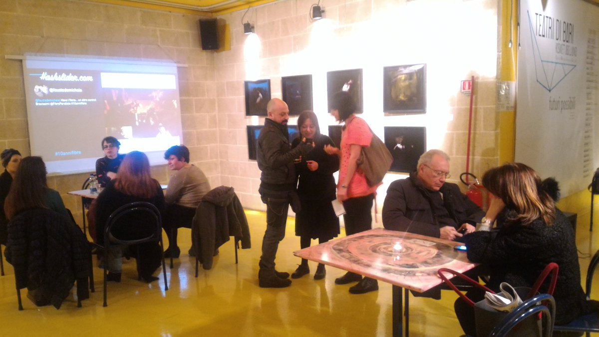 TeatroKismet's tweet photo. Fai come loro: condividi i tuoi auguri per @FibreParallele con #10annifibre. Li pubblicheremo sul nostro wall. https://t.co/GXhPI1OxcR