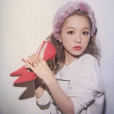 mwkpkk's tweet photo. RTいいねした人フォロー  #西野カナ   #カナやん   #かなやん  #西野家  #非西野家 #西野カナ好きな人#ホント天使 https://t.co/6pidvUgUrM