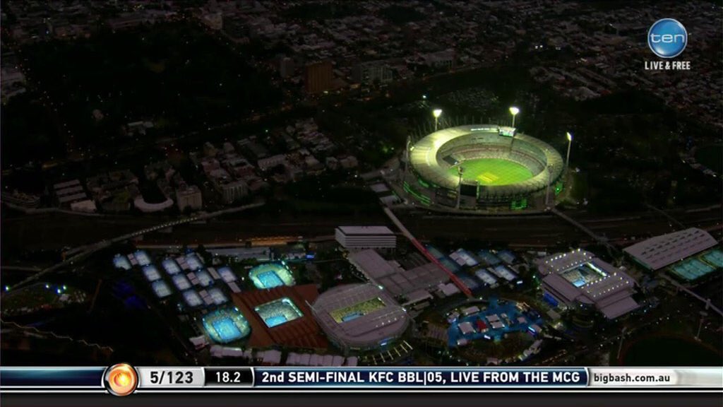 How good is #Melbourne looking tonight! 👌 #BBL05 #AusOpen