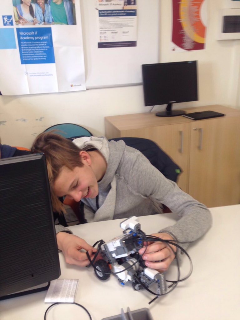 Francy0984's tweet image. La #romecup2016 è alle porte! Vi aspettiamo dal 16 al 18 marzo a Roma con olimpiadi anche! @fmdigitale @MiurSocial