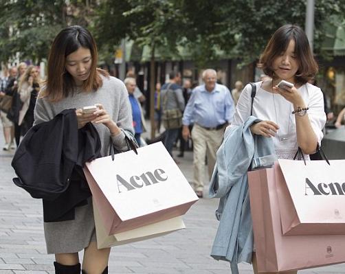 The affect #socialmedia has on Chinese consumer spending goo.gl/8WbtLe #China #Digital #Marketing #ChinaUK