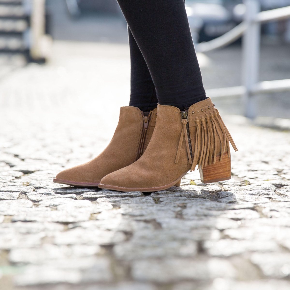 SOLETRADER's tweet photo. #FreebieFriday FOLLOW &amp; RT to be in with a chance of winning a pair of SOLE boots >> https://t.co/aAvHJJNKqH https://t.co/smTalDZz3c