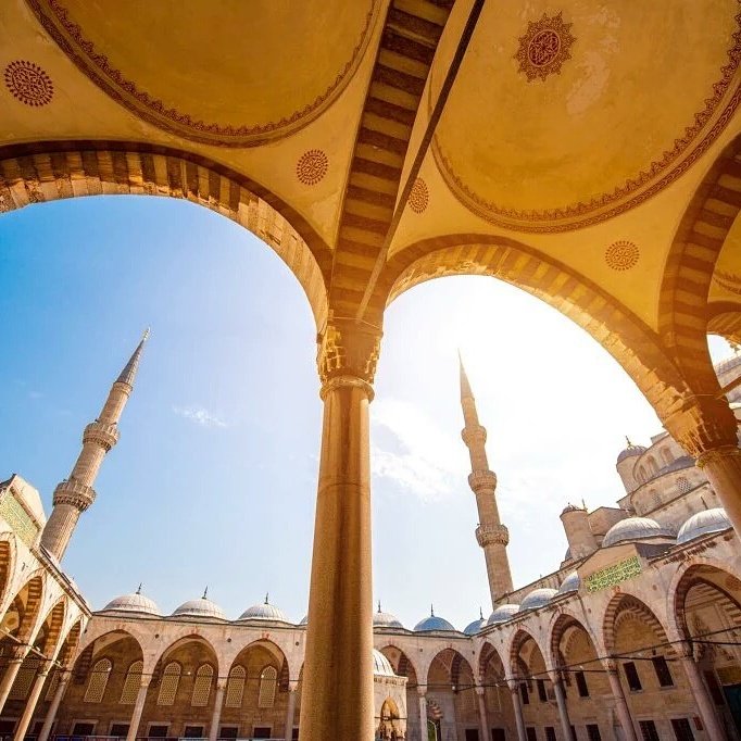 ((إن الله وملائكته يصلون على النبي يأيها الذين امنوا صلوا عليه وسلموا تسليما))