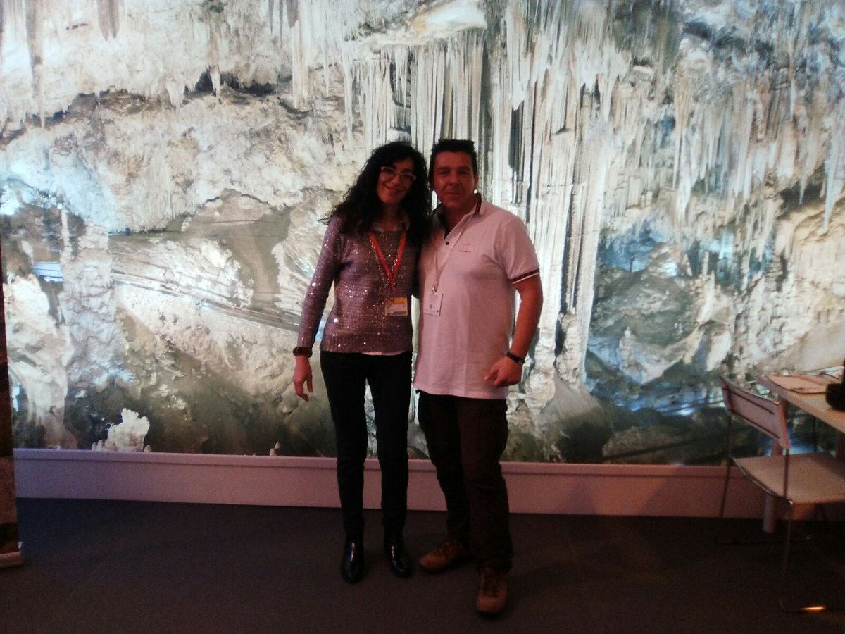 Redmeridian_'s tweet photo. @joaquihc con Miguel Joven Braun, Tito de Verano Azul #Fitur2016 https://t.co/uH0U5evx5r