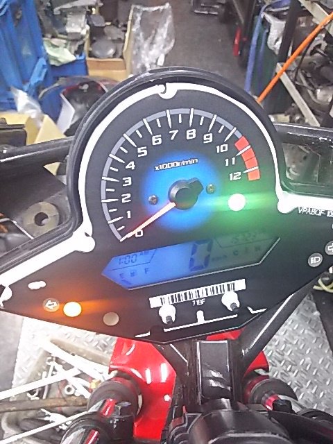 O Xrhsths 激しいバイク屋牛込柳町アトラクティブ Sto Twitter 激しい不可能 cbr250rのメーター 右半分のバックランプが点かなくて残念 電球換えようとカバー外したけど 換えられないみたいっ ネット記事で見ると ledなので基板 メーター交換