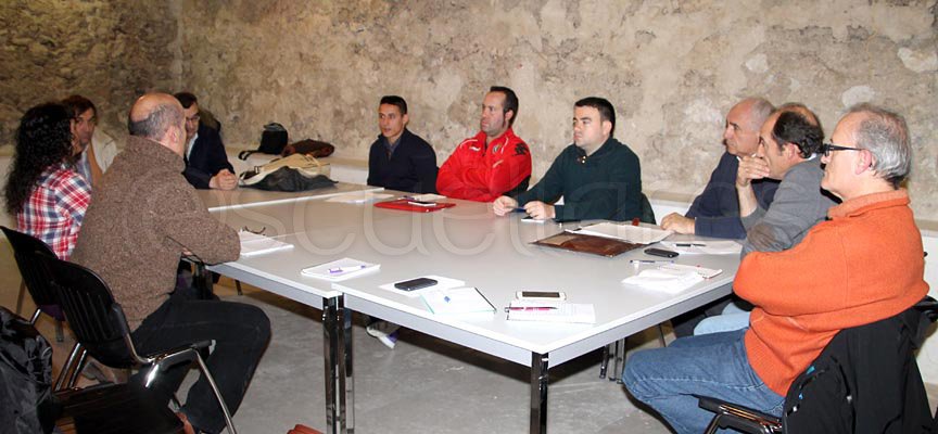 #CUÉLLAR Creada la Comisión Gestora para redactar el Protocolo de los Encierros.
escuellar.es/index.php/mant…