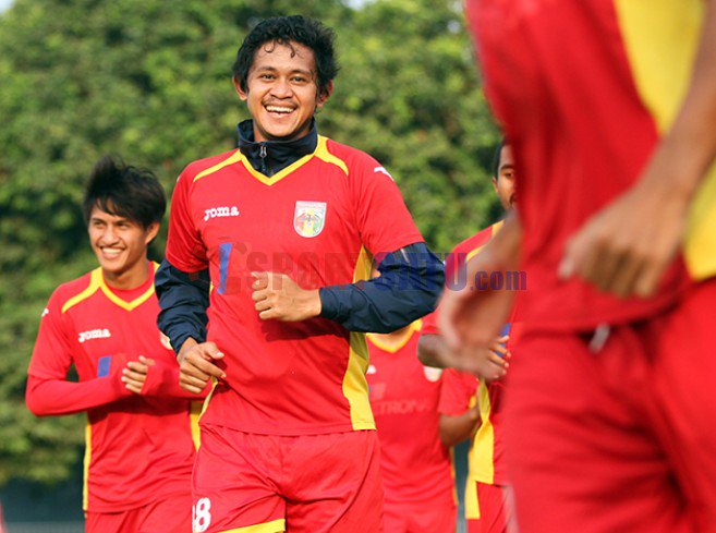 Dua Eks Timnas Anggap Rizky Pellu Layak Jadi Pemain Terbaik PJS goo.gl/EnyVvv