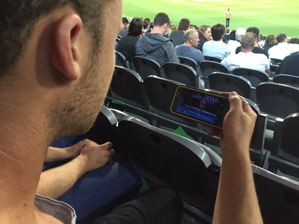 btommo5's tweet photo. Seen more sixes in homehouse when lights turn on #GoStars https://t.co/3HkToZj6BF