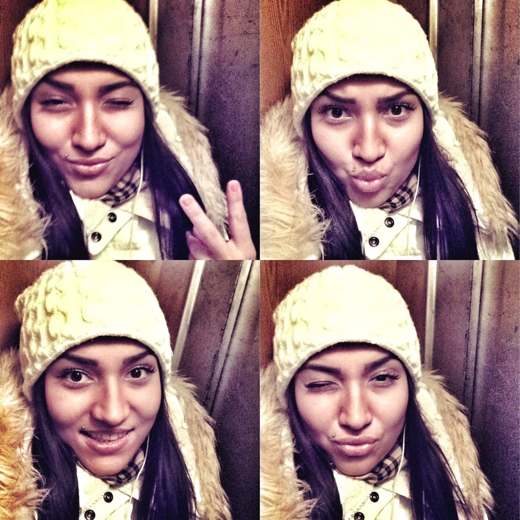 katya0707's tweet photo. Привет✌🏻️ #привет #hello #girl #beautiful #selfiy #селфи #лифтолук #погодакайф #всегулять #зима #нск #nsk https://t.co/N2bTD9E4PK