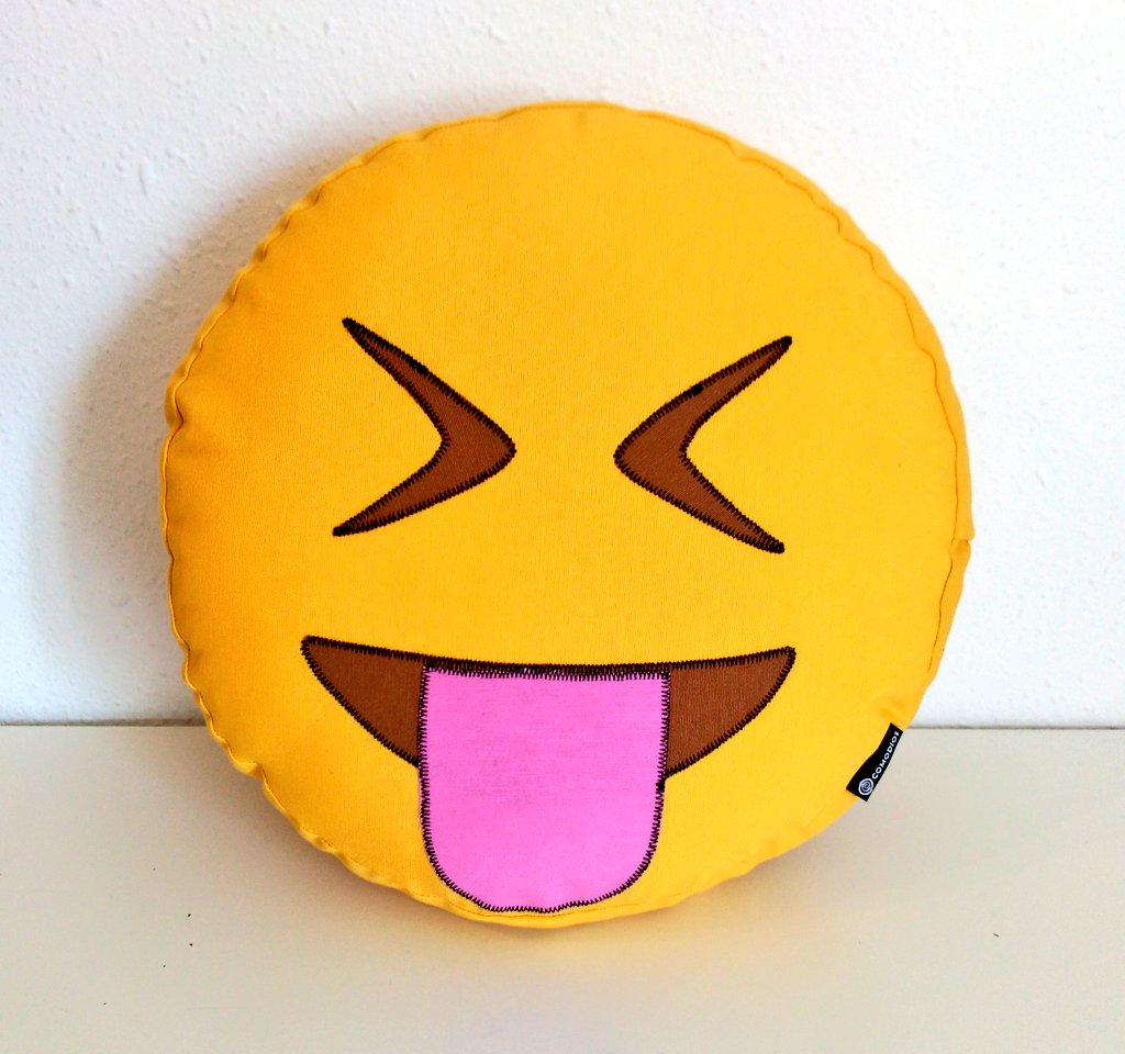 ComodiosCojines's tweet photo. Échale un ojo al catálogo de #emoticonos de la de, y si no ves tu careto preferido...pídelo!!https://t.co/rPmG3h5DMM https://t.co/oQOy1oGwws