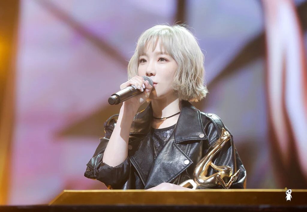 kimtaeyeonews's tweet photo. 160120 Taeyeon 태연 GDA by 꽃숑 #1
https://t.co/stRP7klGDl
https://t.co/Lb8FrgMvWn
https://t.co/QTfe02ZyeH #snsd #소녀시대 https://t.co/oiMIqWY3Xa