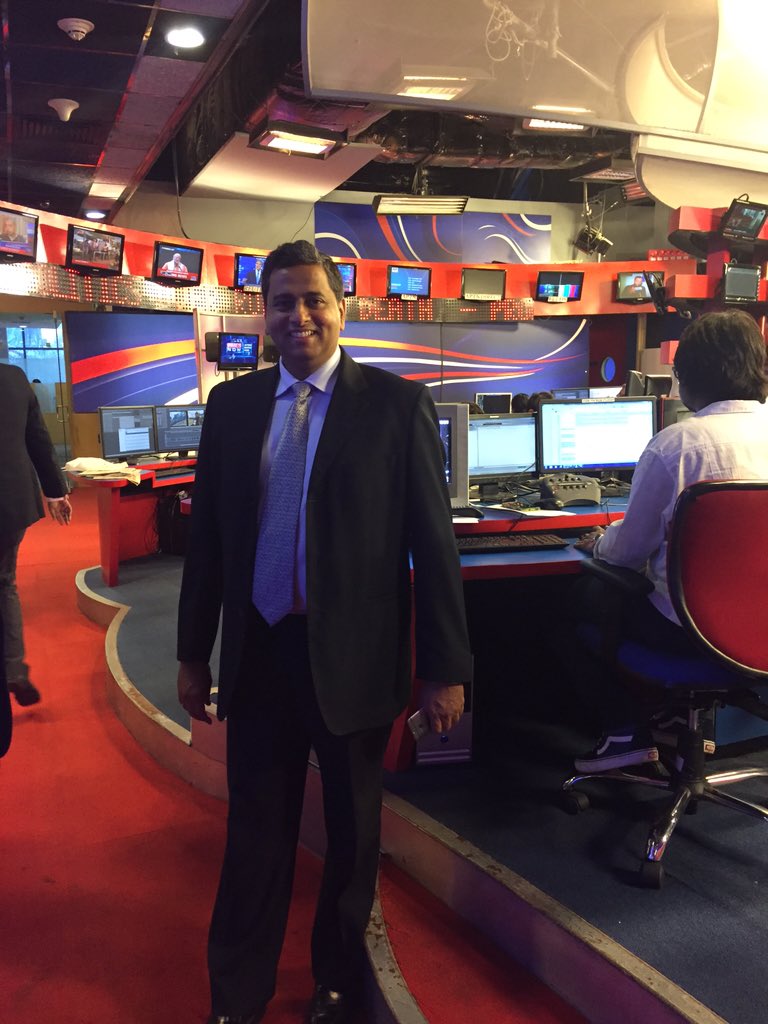 InfiCashBack's tweet photo. @InfiCashBack at @TimesNow office ! #timesnow #inficashback @Infiniasns https://t.co/BDJpVPZ5hV