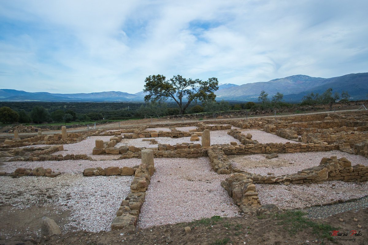 Ruinas Romanas de Cáparra...
#Extremadura #Cáceres 
© 2015 _ María Polo
<a href="/Extremadurismo/">Extremadurismo</a> <a href="/viajarporextrem/">ViajarPorExtremadura</a>