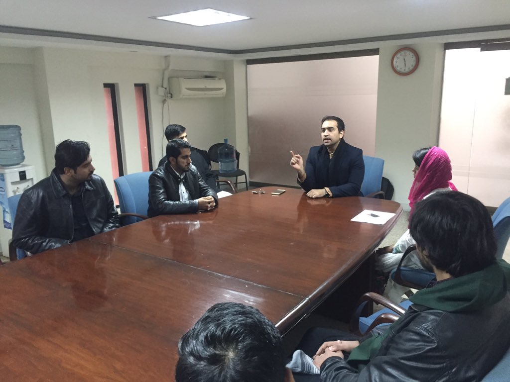 OSAF_NU's tweet photo. Final preps for the big day #FASTHC16 #Alumni we are all pumped up to welcome you #CallingFASTians @nabeelaq https://t.co/PPbsJnLanX
