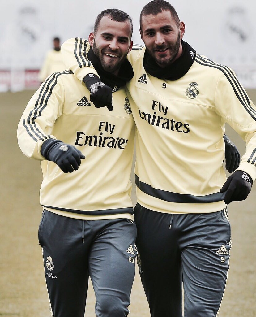 JeseRodriguez10's tweet photo. Gran entrenamiento equipo!! Con mi hermanito @Benzema 😎⚽️ https://t.co/OrTabzXfi0
