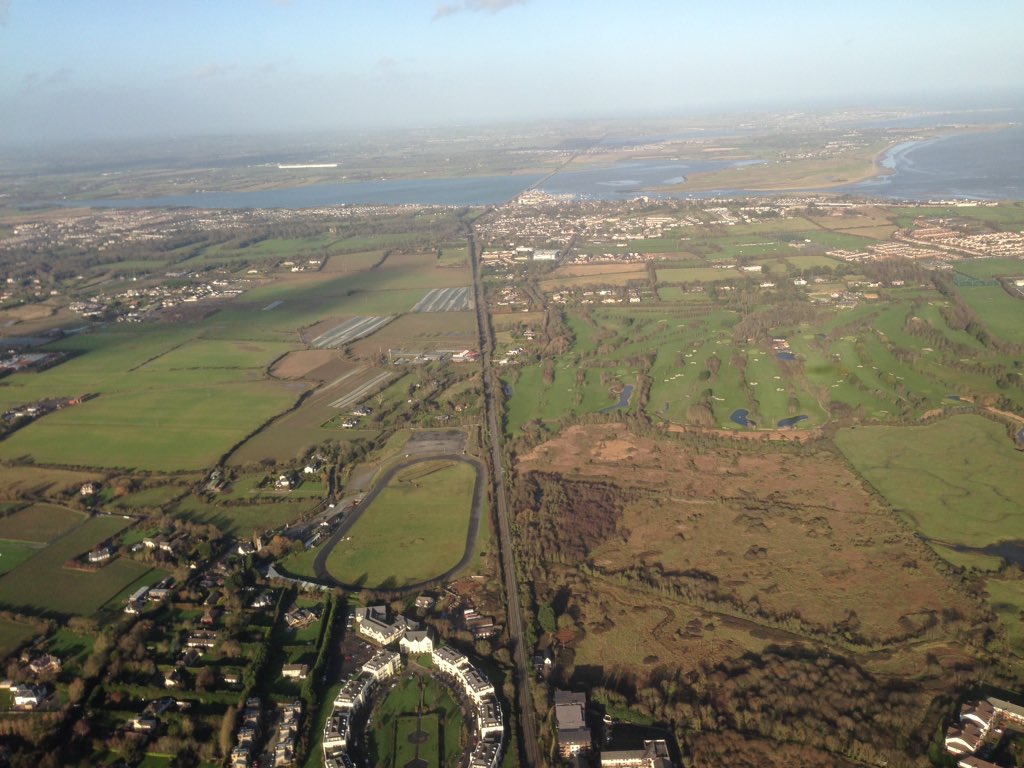 SarahMaeveKav's tweet photo. Nothing but sky! From #Venice to #Dublin post #Conventa2016 https://t.co/1lfMyApQKo