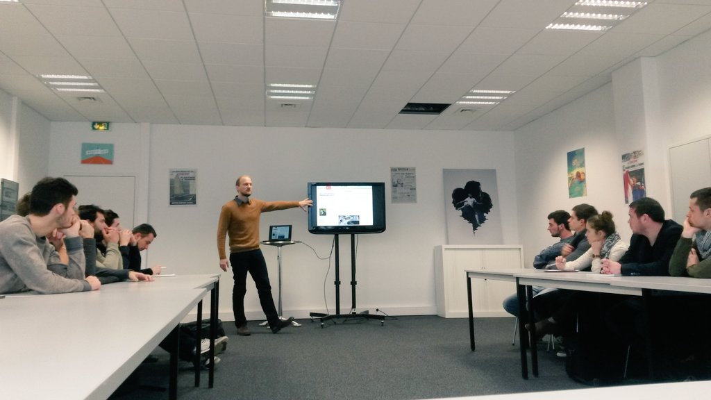 Vlt_5's tweet photo. Merci à @benjcarlier et aux start up du @LeTremplin_ pour leur accueil! #sport #innovation #staps #M2MS https://t.co/dvbFyPgLbN