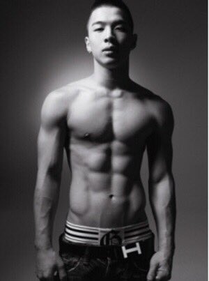 XrWqL28DxTunBeY's tweet image. この人しってる？
＃0RT   だれ？

＃50RT   聞いたことある

＃100RT   見たことある

＃200RT   好き😘

＃300RT   大好き😘😘

＃400RT   世界的にも有名な人

＃1万RT   神様👼