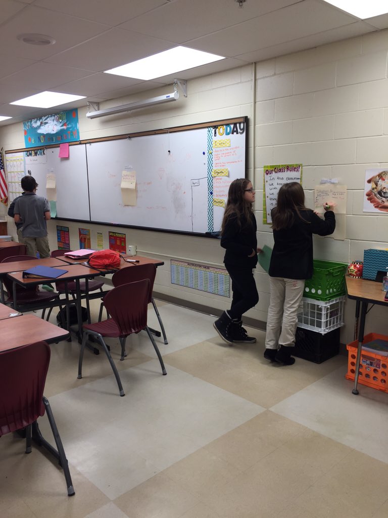 Gallery walking with expressions! Students critiquing each other! <a href="/Newark_Schools/">Newark City Schools</a> <a href="/wilson_middle/">Wilson Middle School</a>