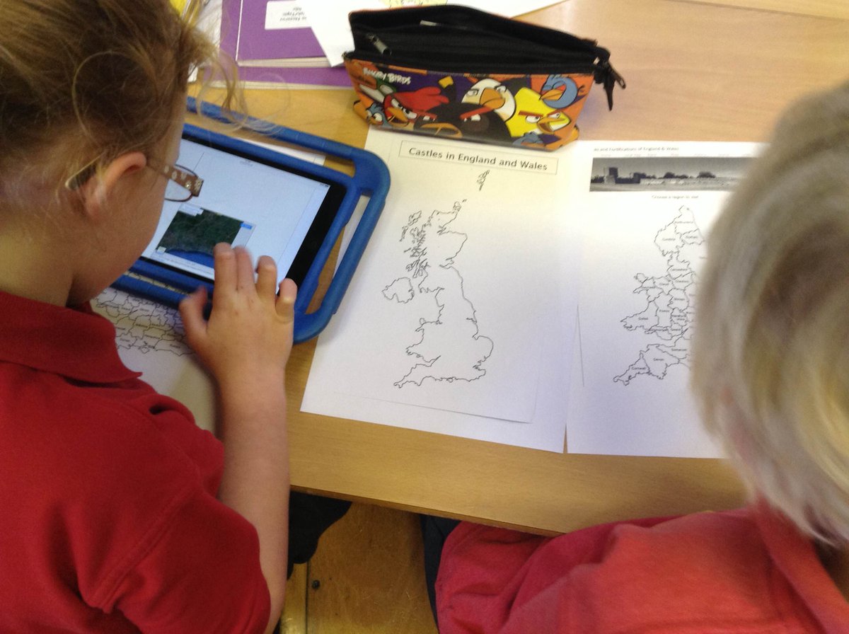 Gateway_School's tweet photo. Year 3 use the Internet to search for the location of castles #historymeetstechnology https://t.co/b2rFMG49qD