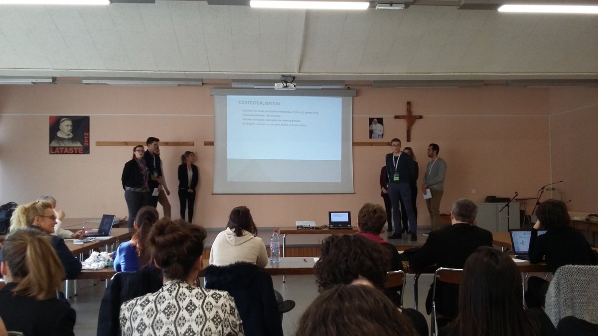 LPComMarket's tweet photo. Nos étudiants en pleine présentation finale de leur exercice de gestion de crise. @fsimonot @_2PIE https://t.co/dtwErC8q31
