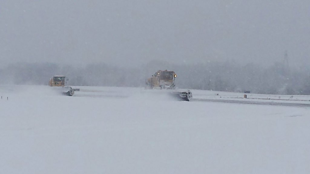 HannaB's tweet photo. Hanging &amp; hoping! "@Fly_Nashville: Hang with us! Plows and crews are working as hard as they can to clear runways. https://t.co/VU7ptfVNFc"