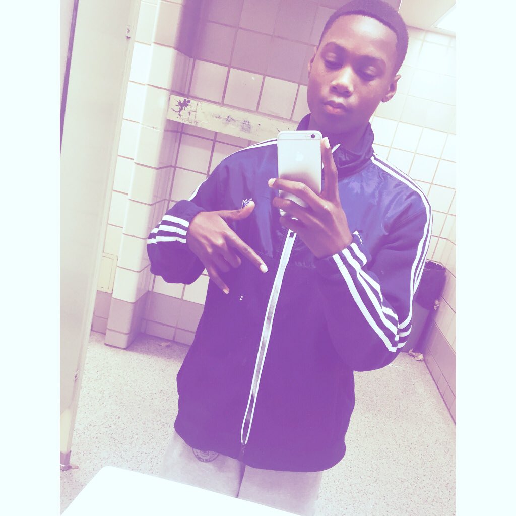tvl_xd's tweet photo. 🤑🤑 #money https://t.co/NdJk6o15II