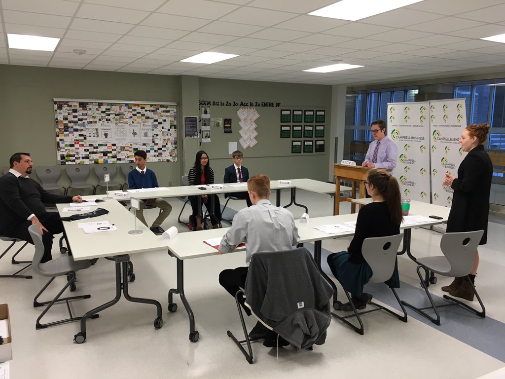 MrMcFarlen's tweet image. #Entre30 @JASask company @stringedbags had their final board meeting yesterday with guest @theMarcDonald! #BusEdu