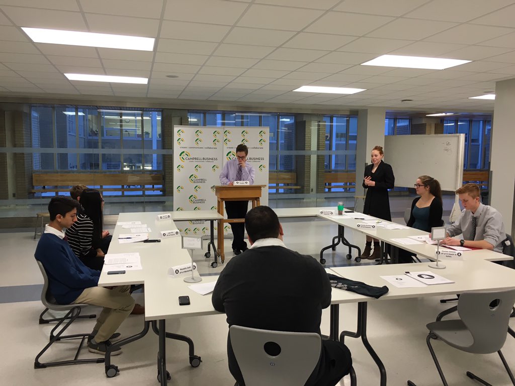 MrMcFarlen's tweet image. #Entre30 @JASask company @stringedbags had their final board meeting yesterday with guest @theMarcDonald! #BusEdu