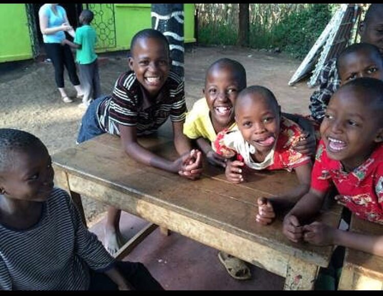 Lailaalruobish's tweet photo. Is there anything prettier than a kid with a smile on his face ? When misimaria kid smiles we smile back #Jazeel https://t.co/LD0fHW4Xja